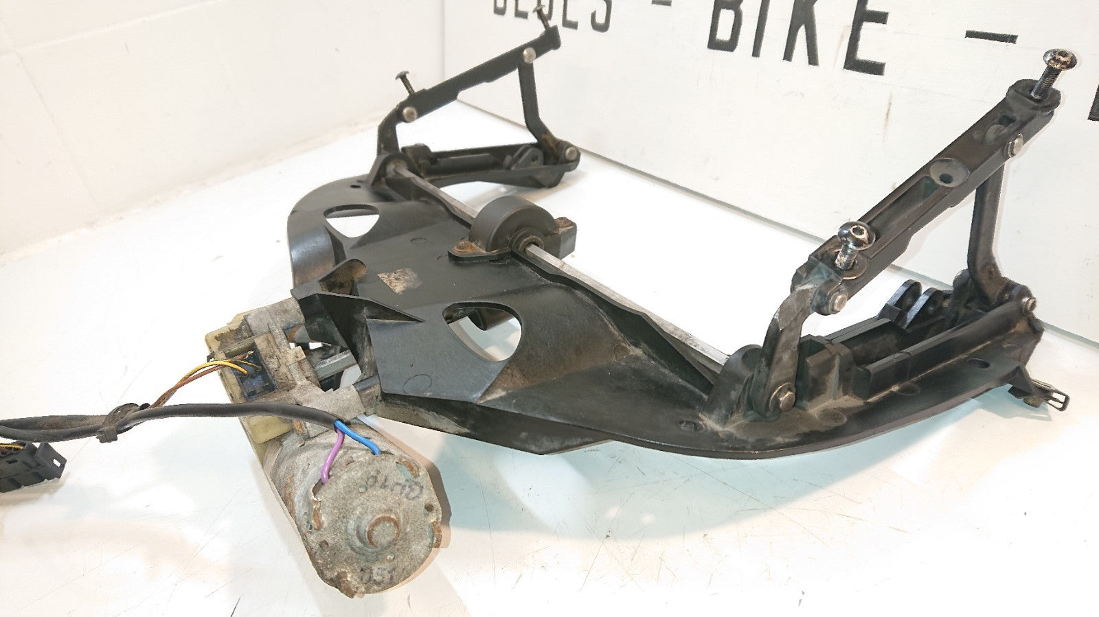 BMW R1150 RT Screen Motor Assembly