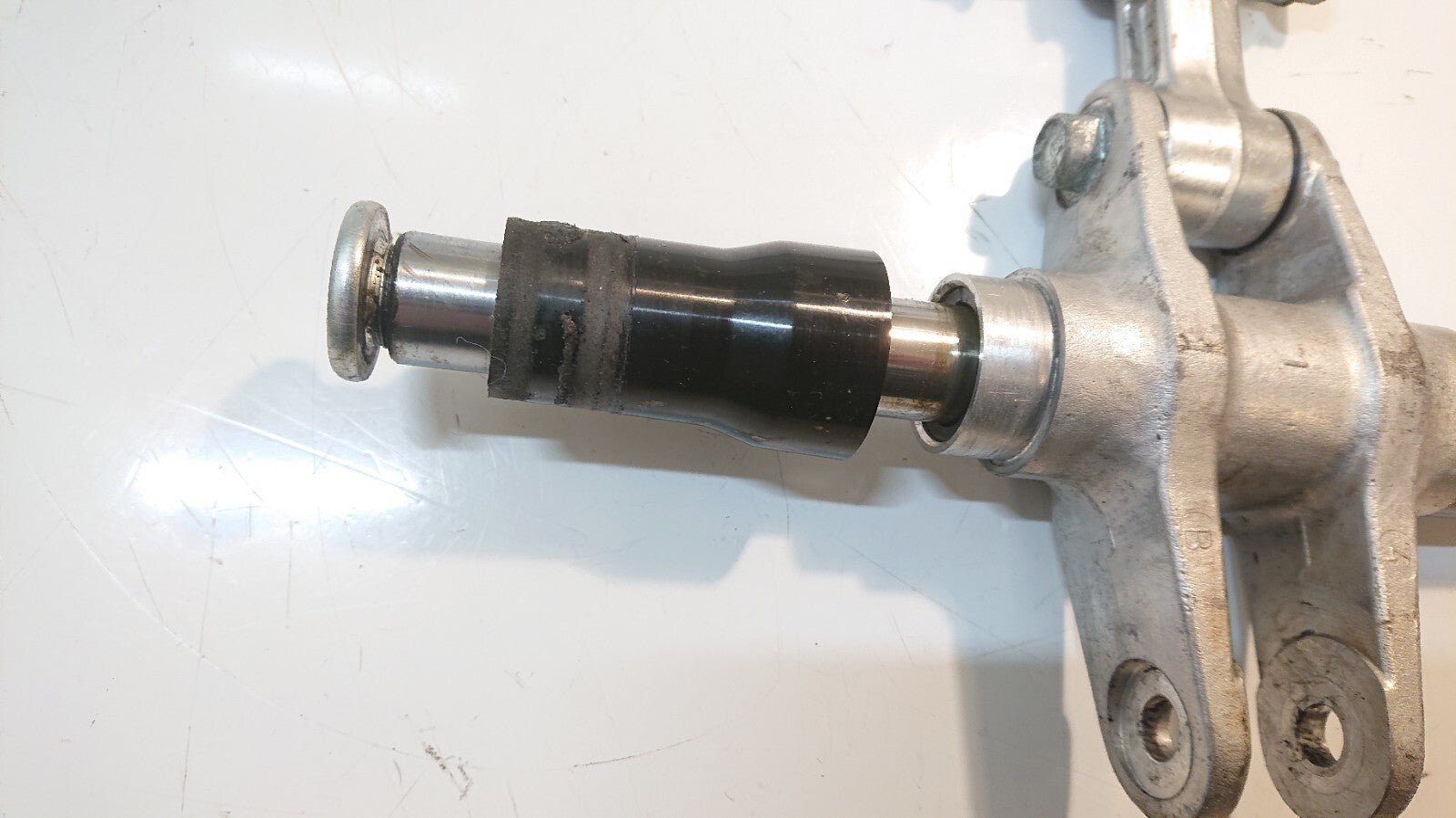 Kawasaki GPZ 1000 RX Mono Shock Upper Mount