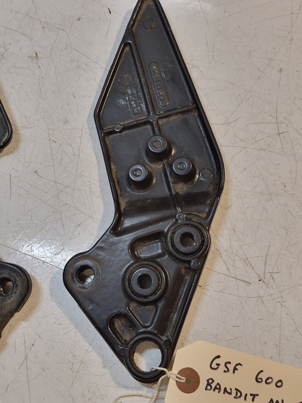 Suzuki GSF 600 Bandit Front Peg Hangers, Pair