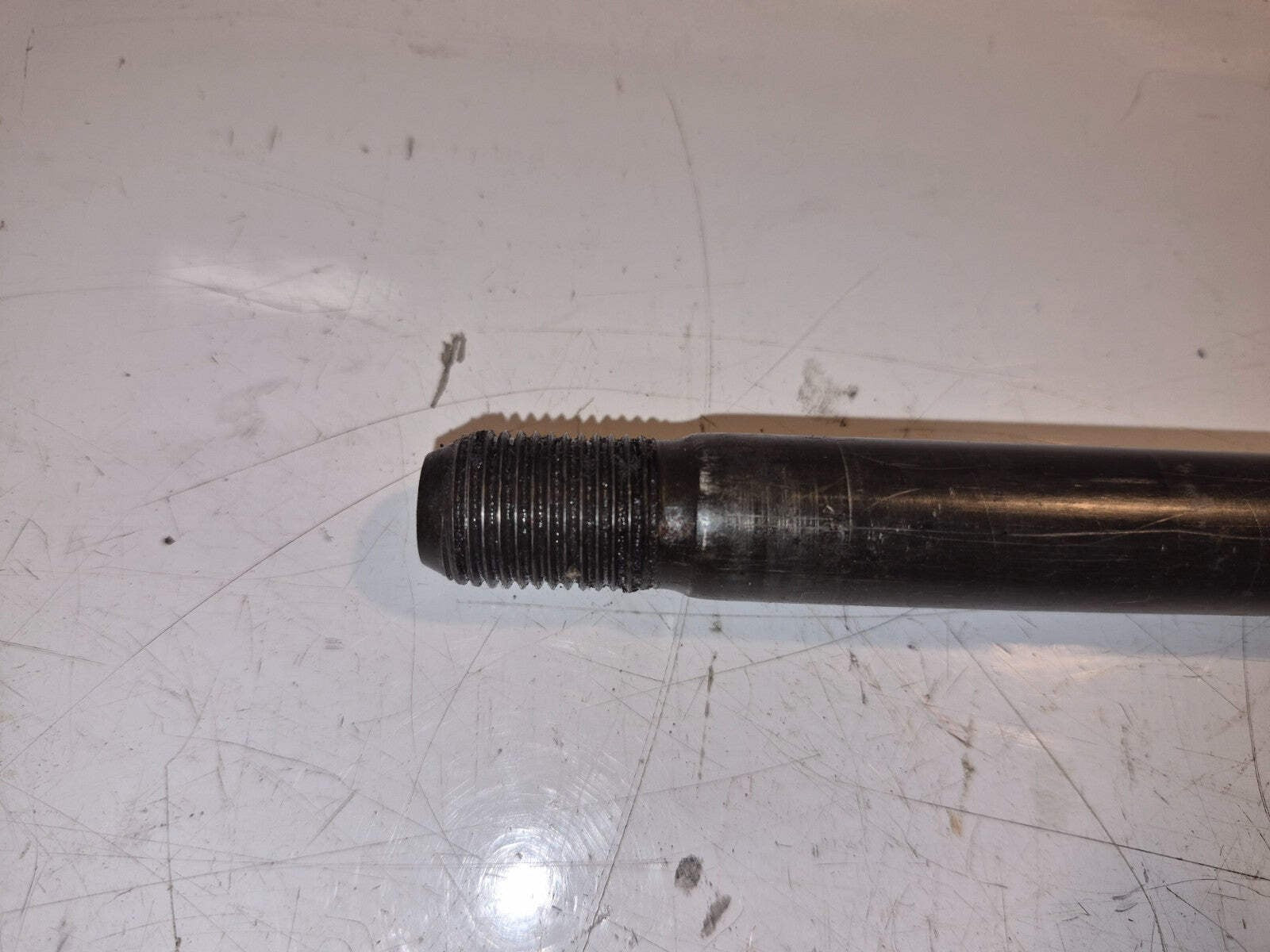 Yamaha FZS 600 FAZER Front Wheel Spindle