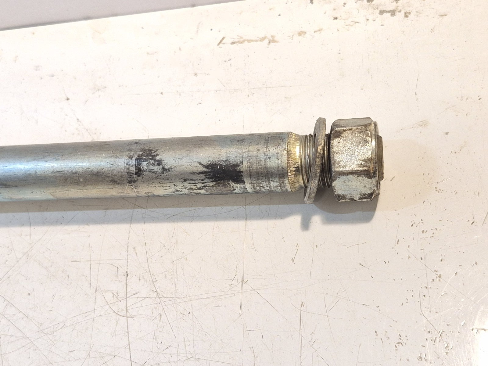 Suzuki GSF 600 Bandit Mk2 Swinging Arm Spindle
