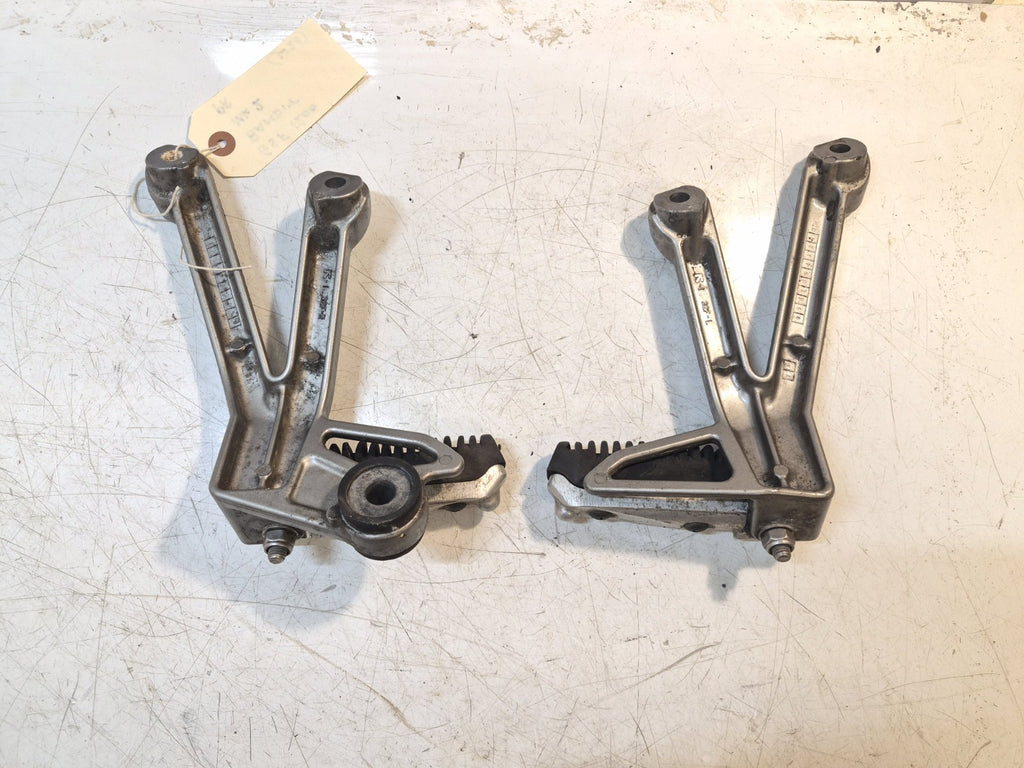 Suzuki GSF 1200 Bandit Mk2 Rear Pegs And Hangers