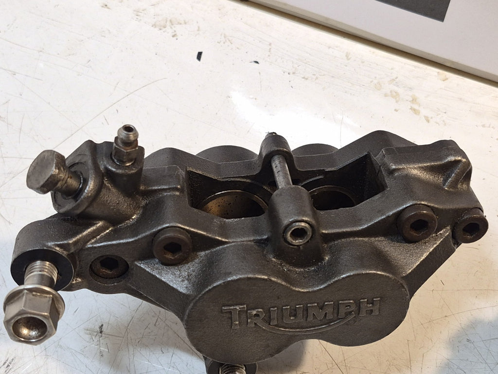 Triumph Daytona 955i Front Brake Calipers, Pair