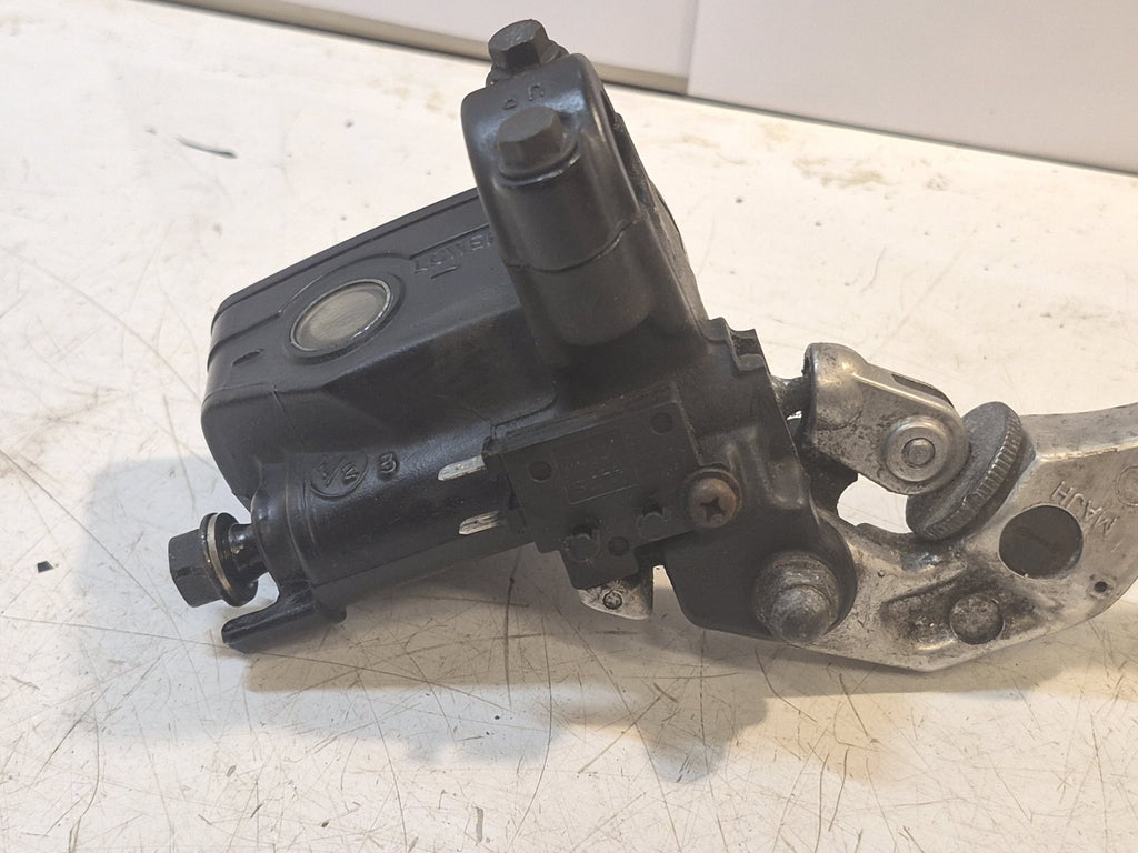 Honda CBR 1100 Blackbird Front Brake Master Cylinder And Lever