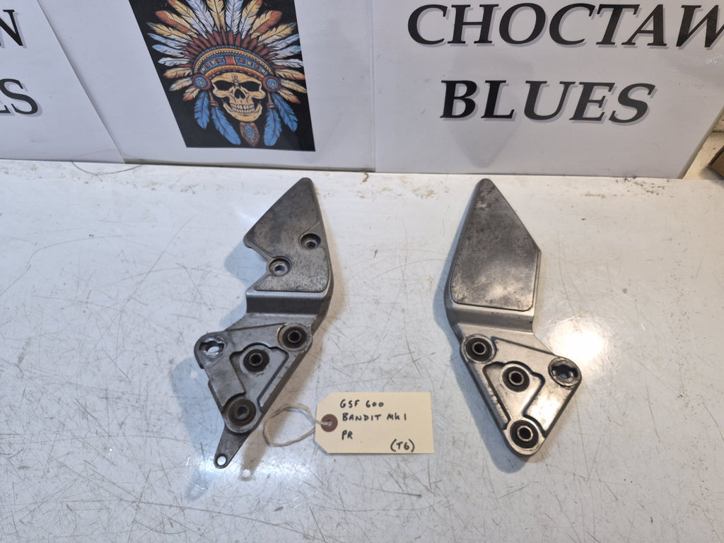 Suzuki GSF 600 Bandit Mk1 Peg Hangers, Front, Pair