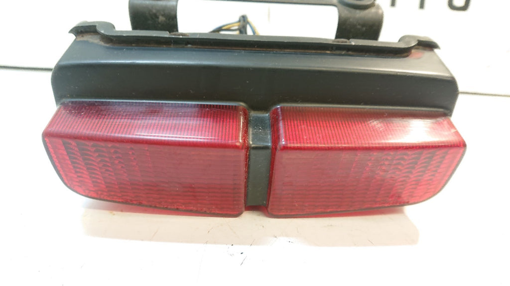 YAMAHA FZS600 FZS 600 FAZER REAR BRAKE LIGHT TAILIGHT TAIL LIGHT & BRACKET 98-03