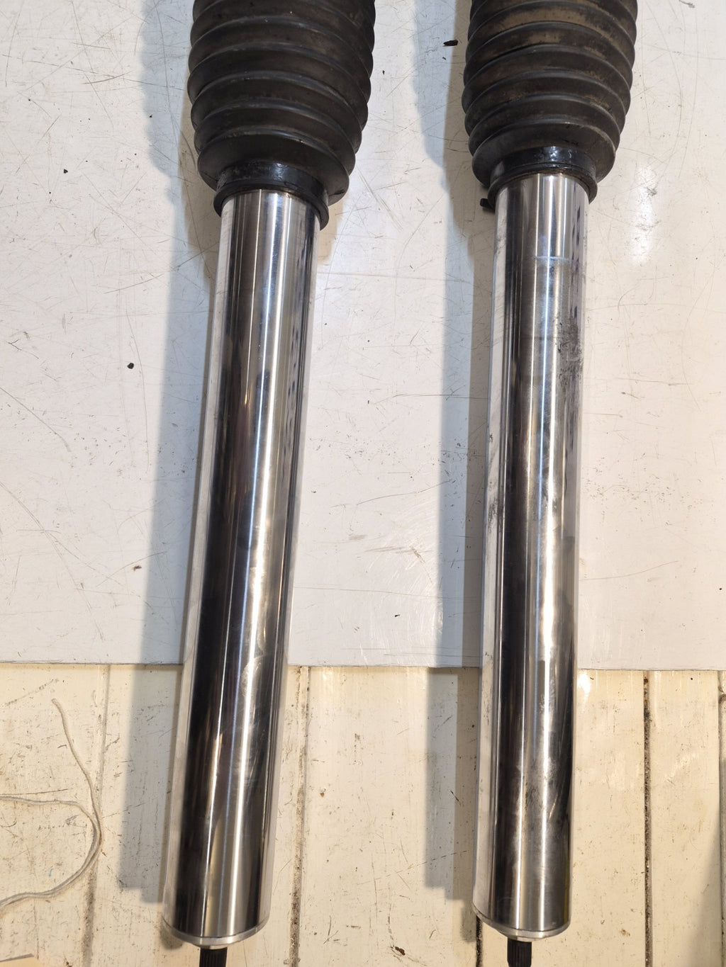 Kawasaki KLE500 KLE 500 1991-On K147 Code Pair Front Forks Fork Legs