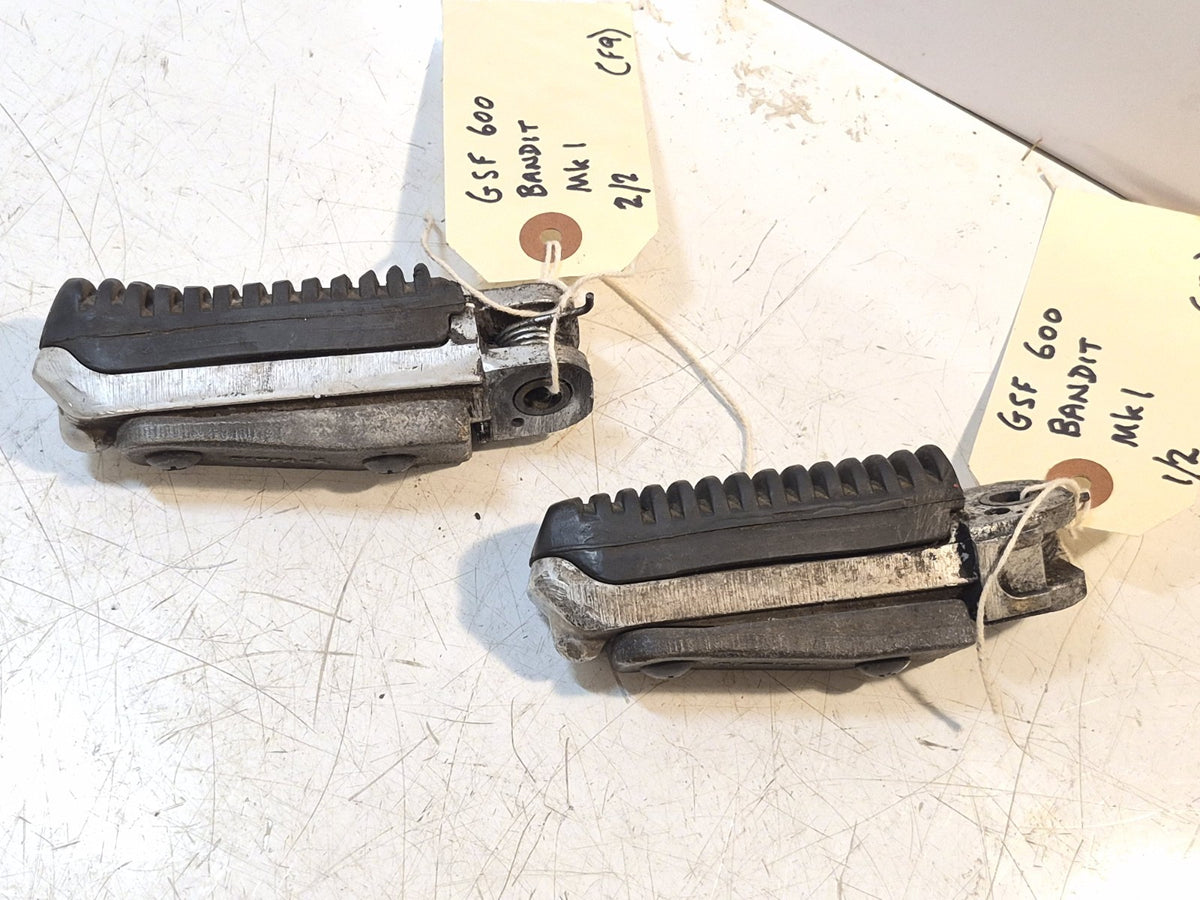 Suzuki GSF 600 Bandit Mk1 Riders Footpegs, Pair
