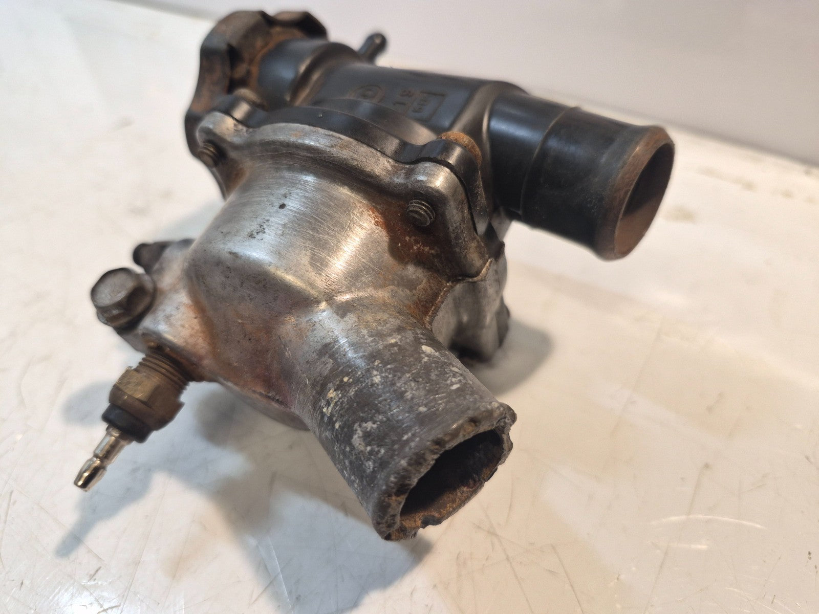 Kawasaki ZZR 1100 Thermostat Housing