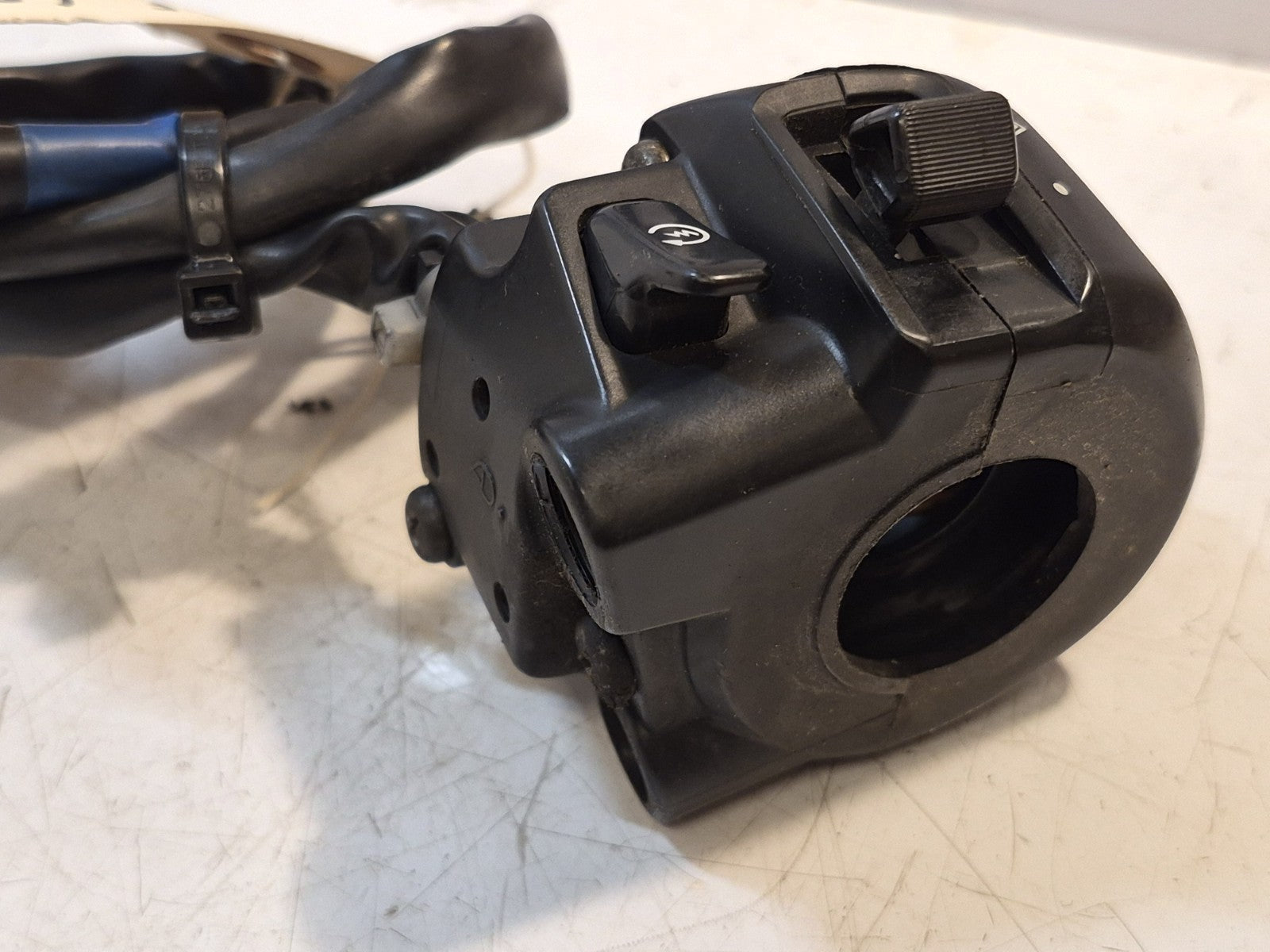 Suzuki GSF 600 Bandit Mk2 Switchgear, Righthand