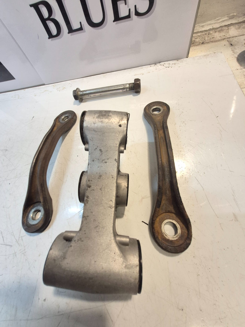 Kawasaki ZZR 1100 Mono Shock Linkage/ Lower Mount