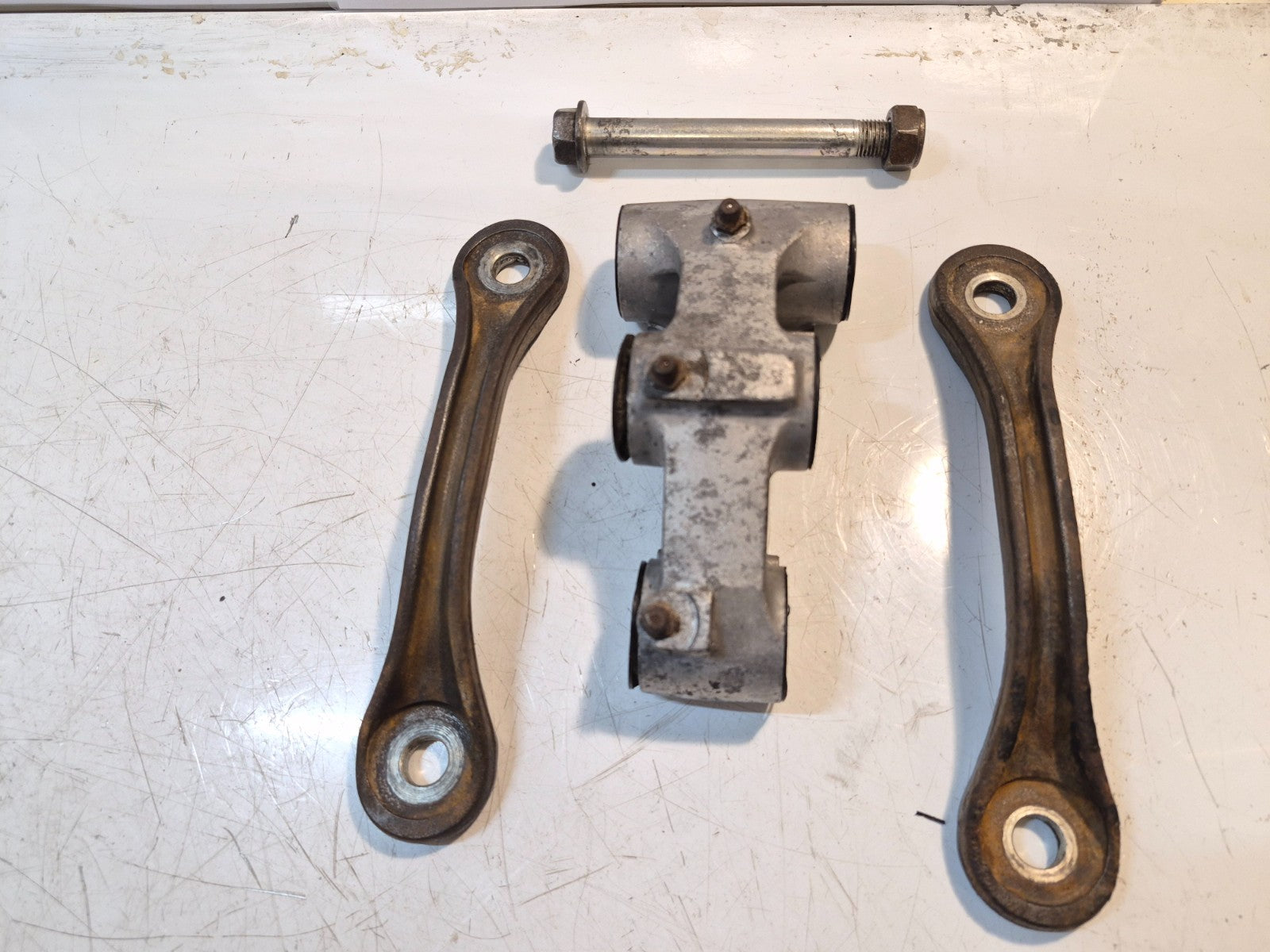 Kawasaki ZZR 1100 Mono Shock Linkage/ Lower Mount