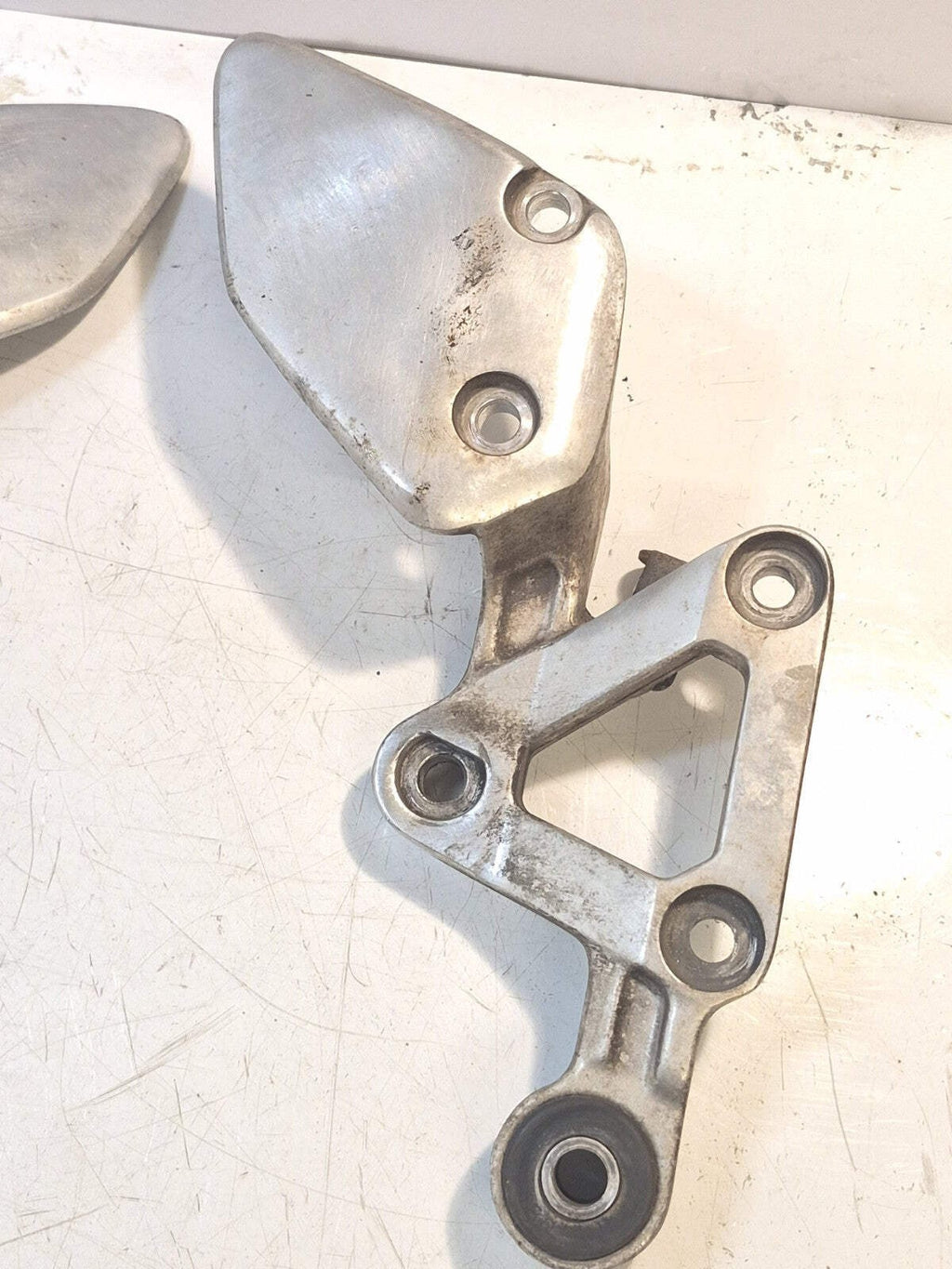 Yamaha FZS 600 FAZER Front Peg Hangers