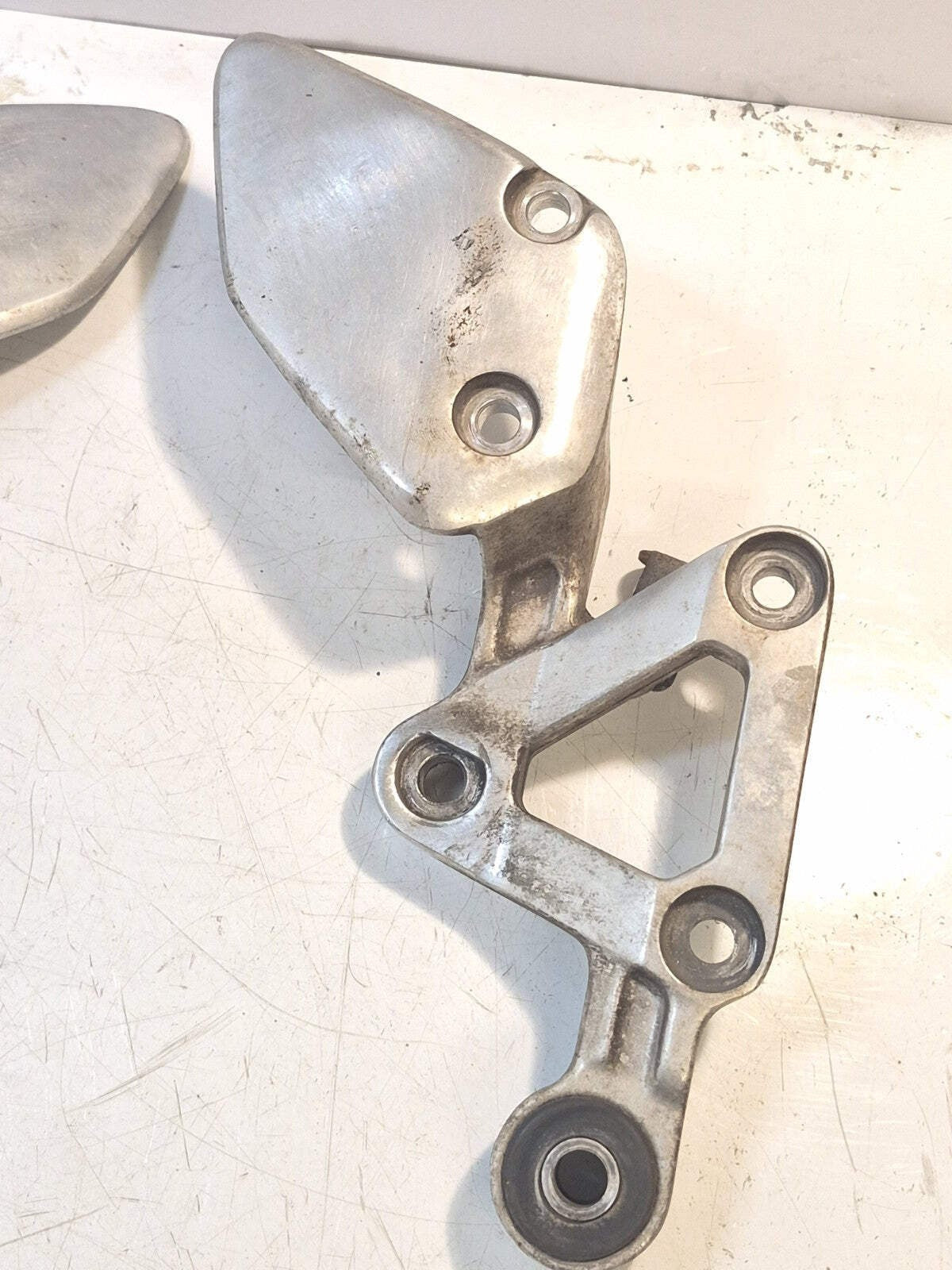Yamaha FZS 600 FAZER Front Peg Hangers