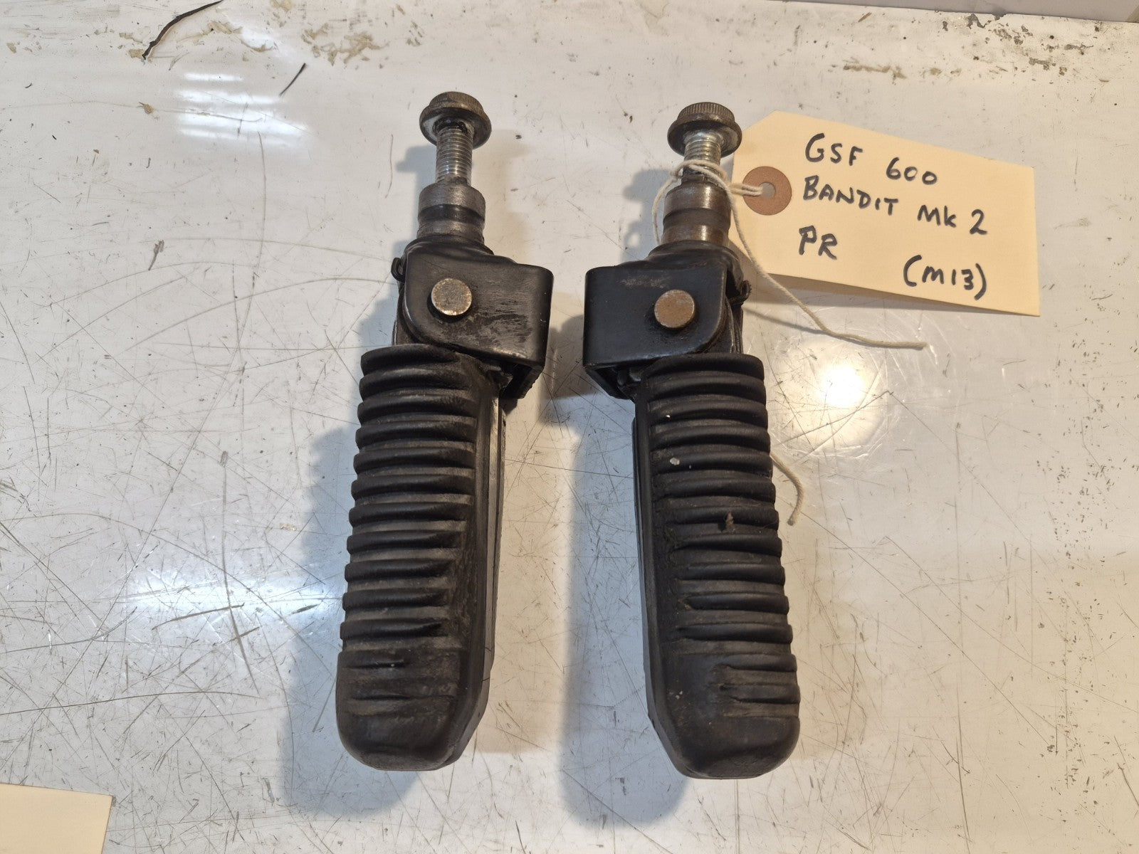 Suzuki GSF 600 Bandit Mk2 Footpegs, Riders, Pair