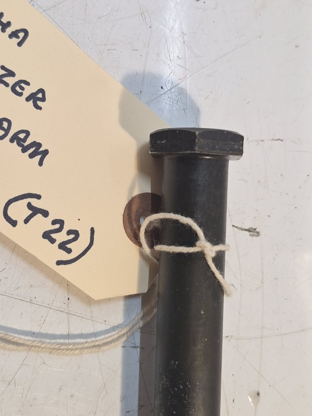 Yamaha FZS 600 FAZER Swinging Arm Spindle