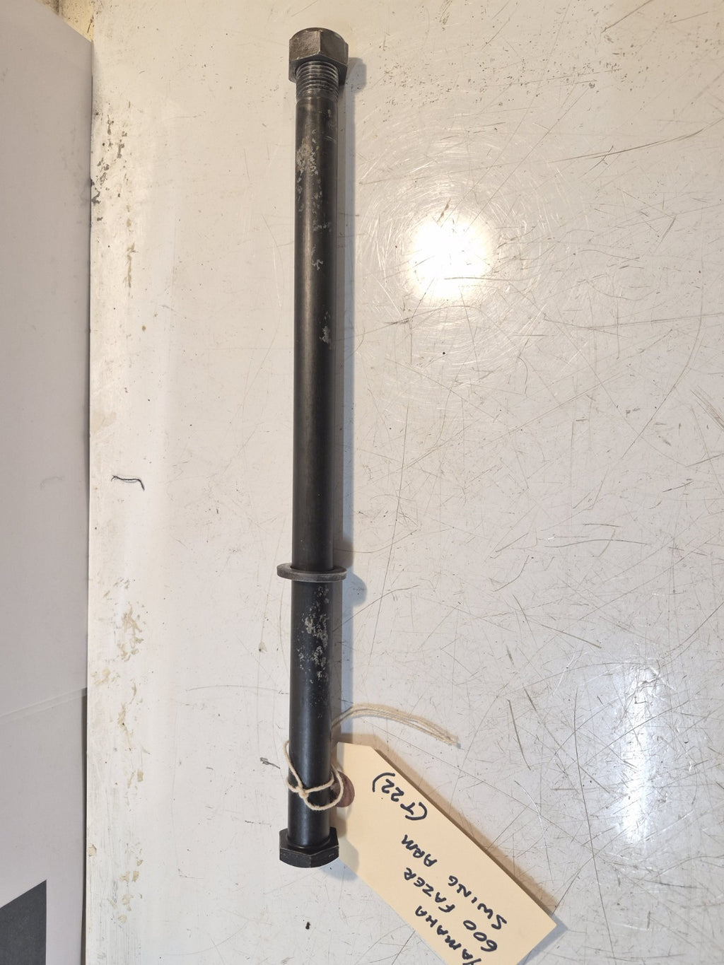 Yamaha FZS 600 FAZER Swinging Arm Spindle