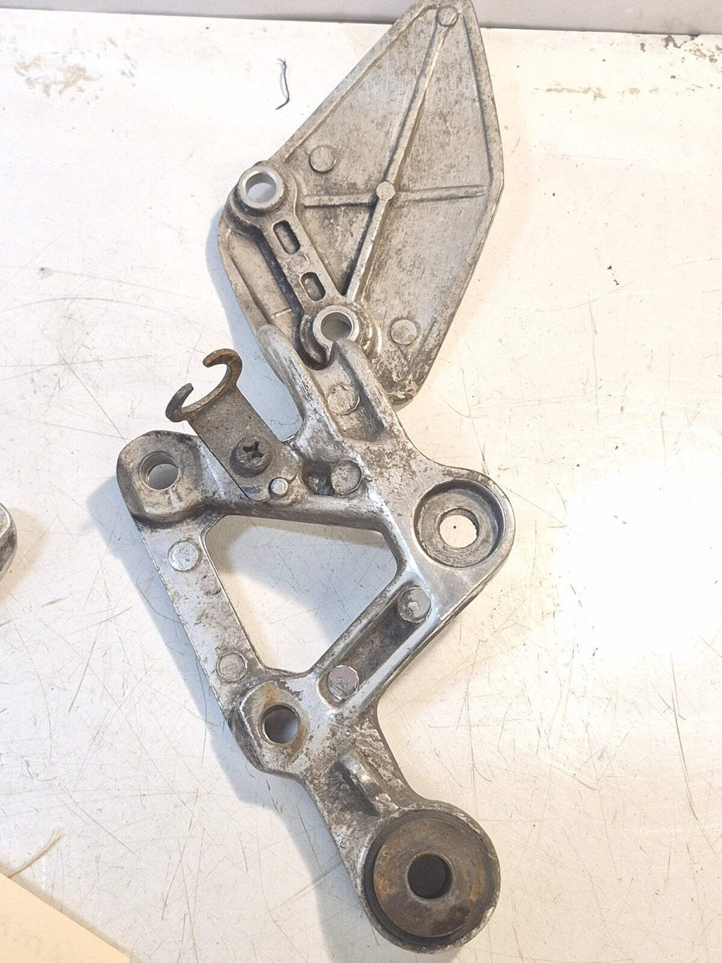 Yamaha FZS 600 FAZER Front Peg Hangers