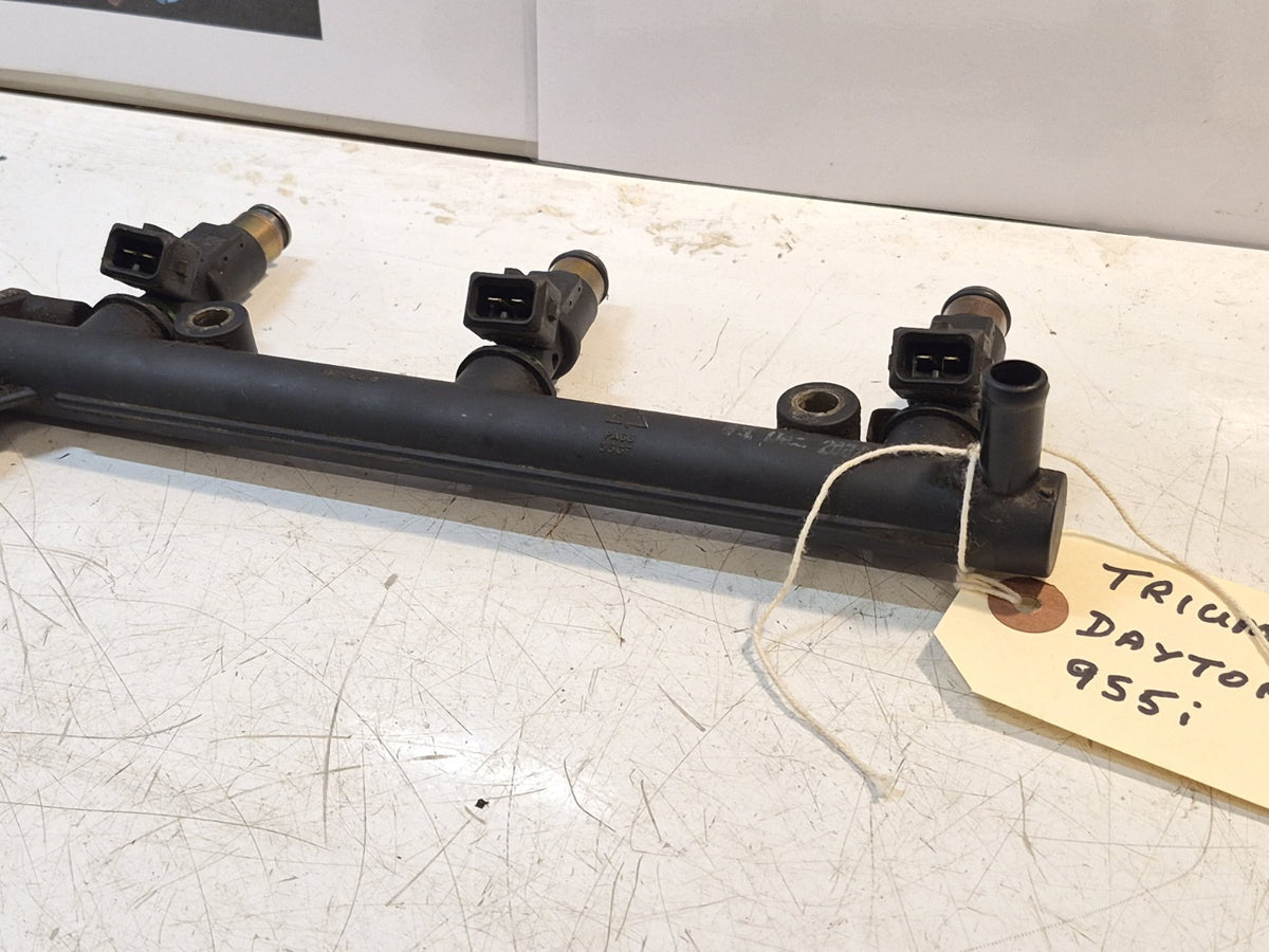 Triumph Daytona 955i Injector Rail