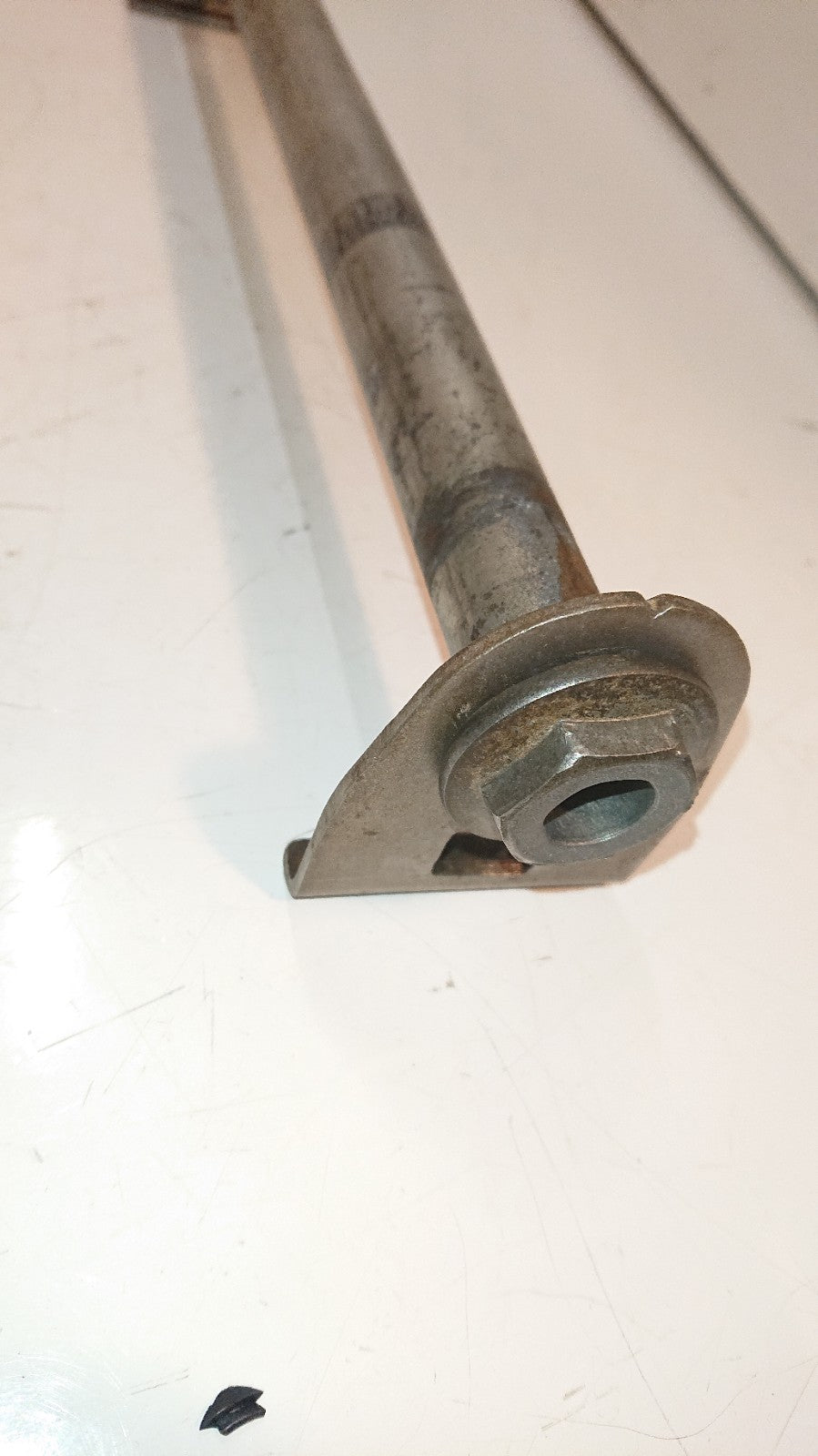 Suzuki GSF 600 Bandit Mk2 Rear Wheel Spindle