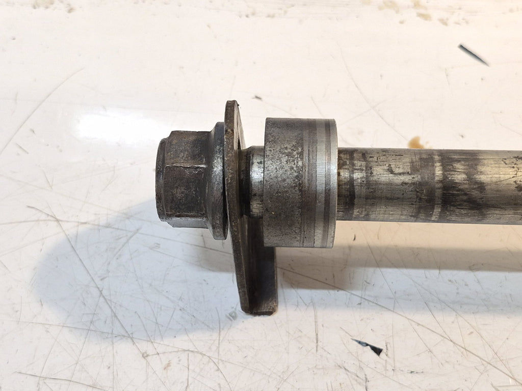 Suzuki GSF 600 Bandit Mk1 Rear Wheel Spindle And Spacers
