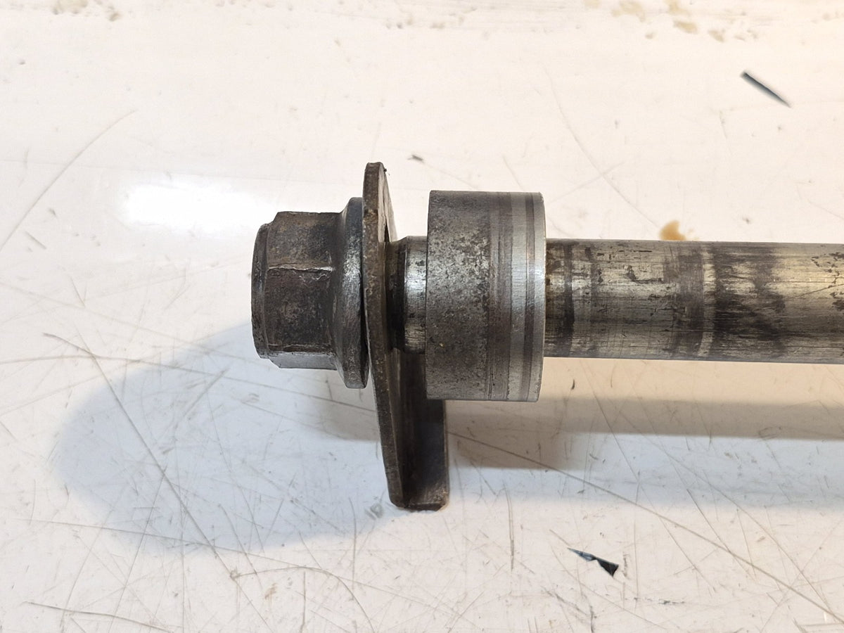 Suzuki GSF 600 Bandit Mk1 Rear Wheel Spindle And Spacers