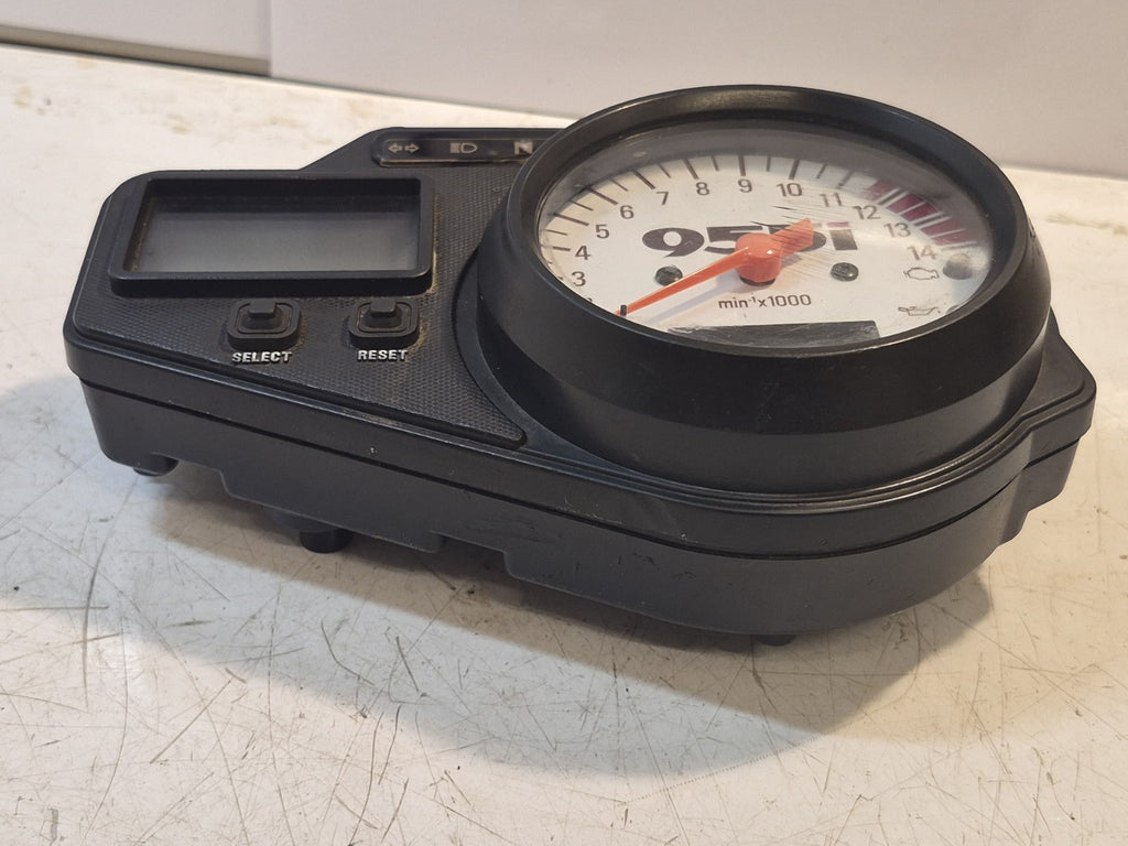 Triumph Daytona 955i Clocks /Instrument Cluster