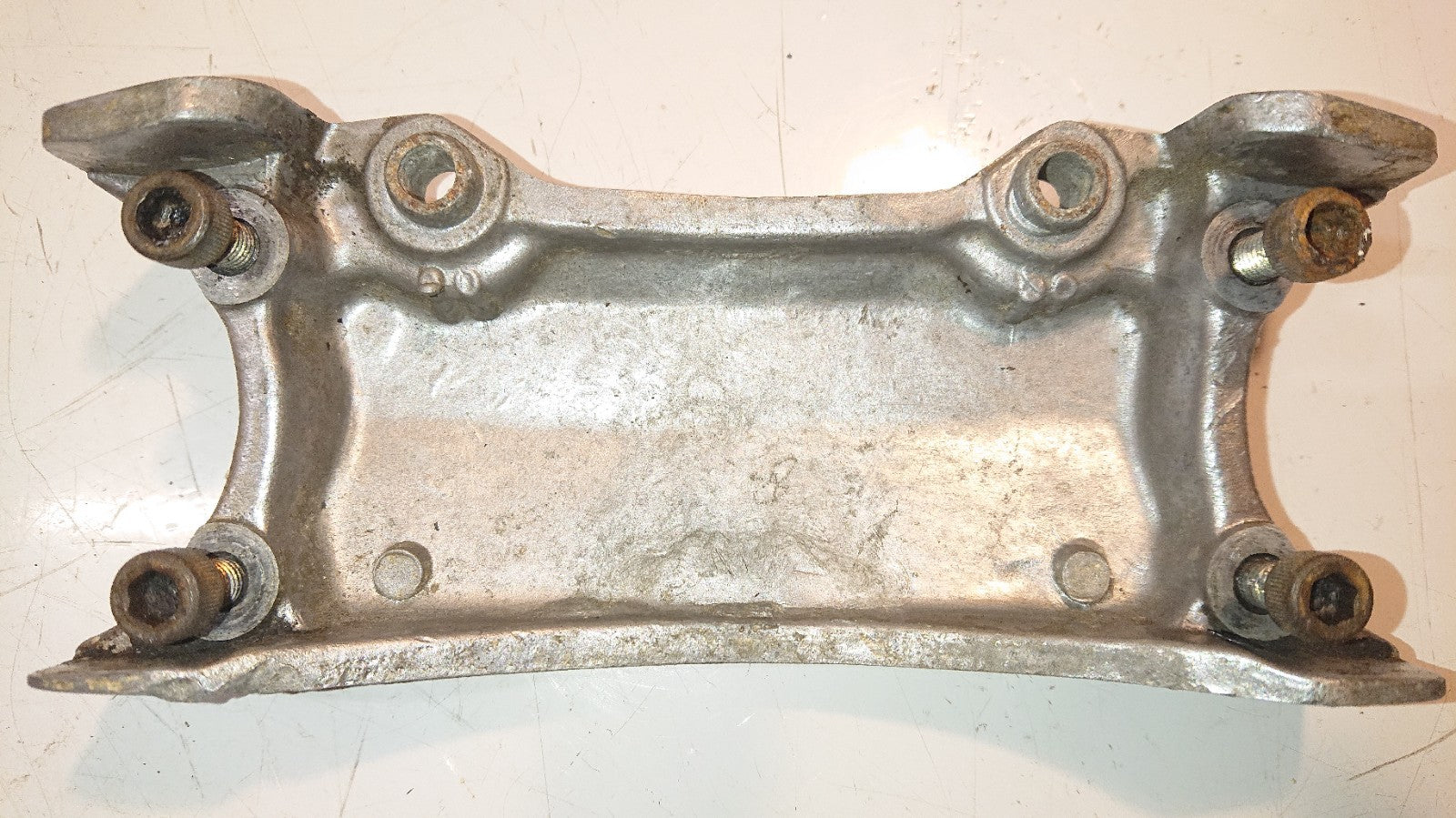 Yamaha XJ 900 - Front Mudguard Mount Bracket Fork Brace Plate
