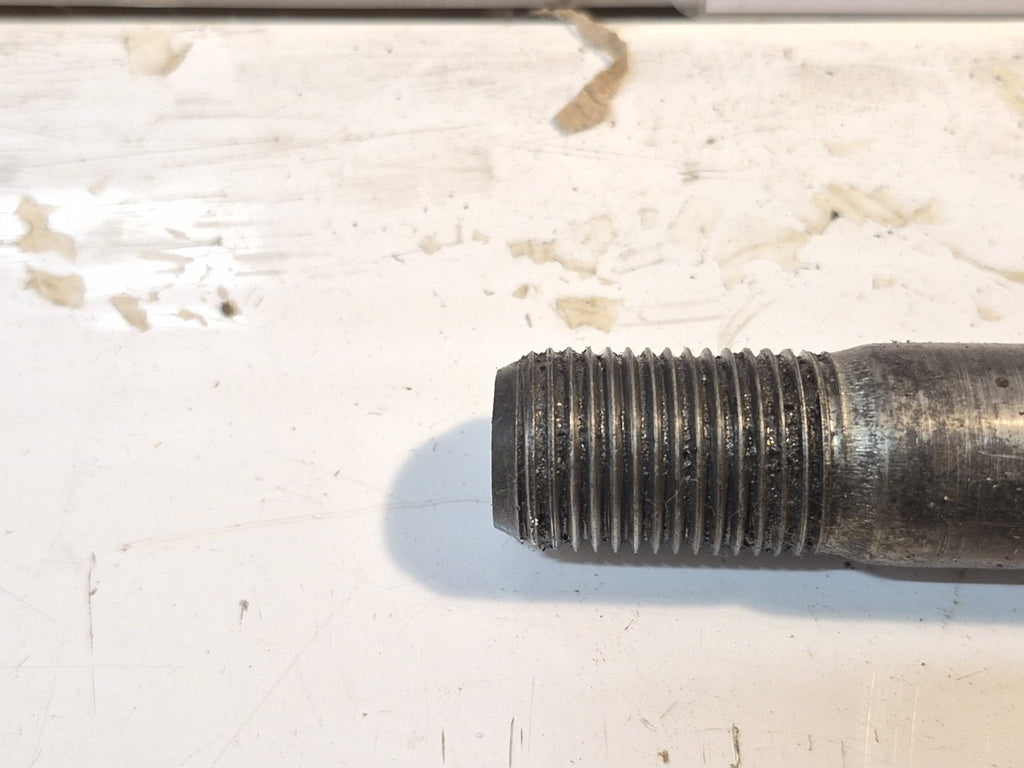 Suzuki GSF 600 Bandit Mk1 Front Wheel Spindle