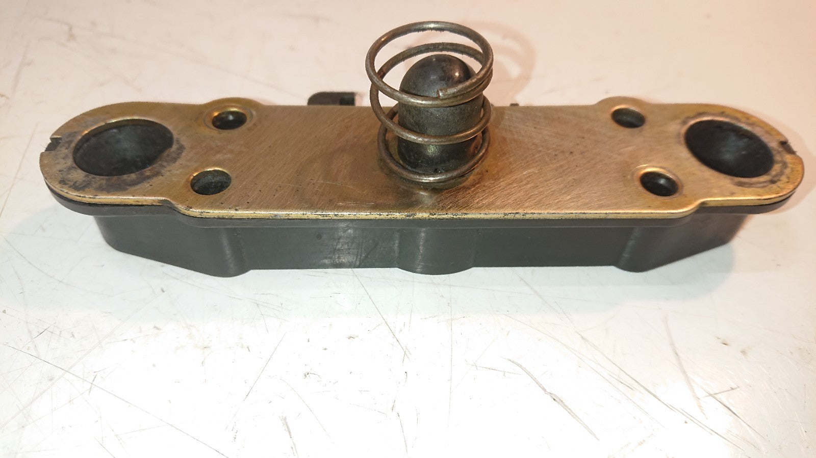 Suzuki  GSF600 BANDIT   SEAT  LATCH   GSF600 MK2