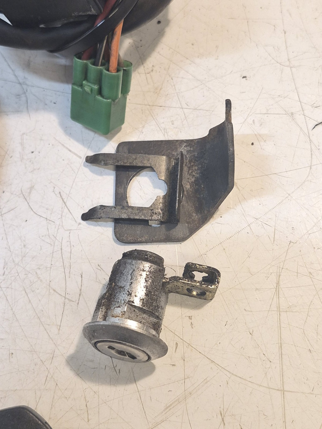 Suzuki SV 650 Gen 1 Lock Set