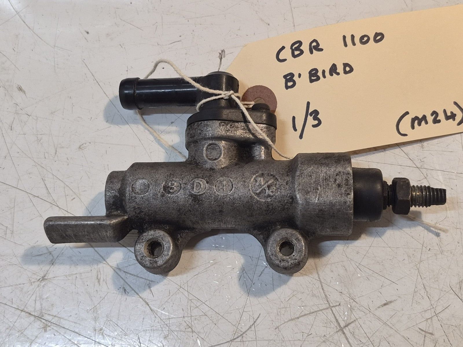 Honda CBR 1100 Blackbird Rear Brake Master Cylinder And 2x Brake Unions