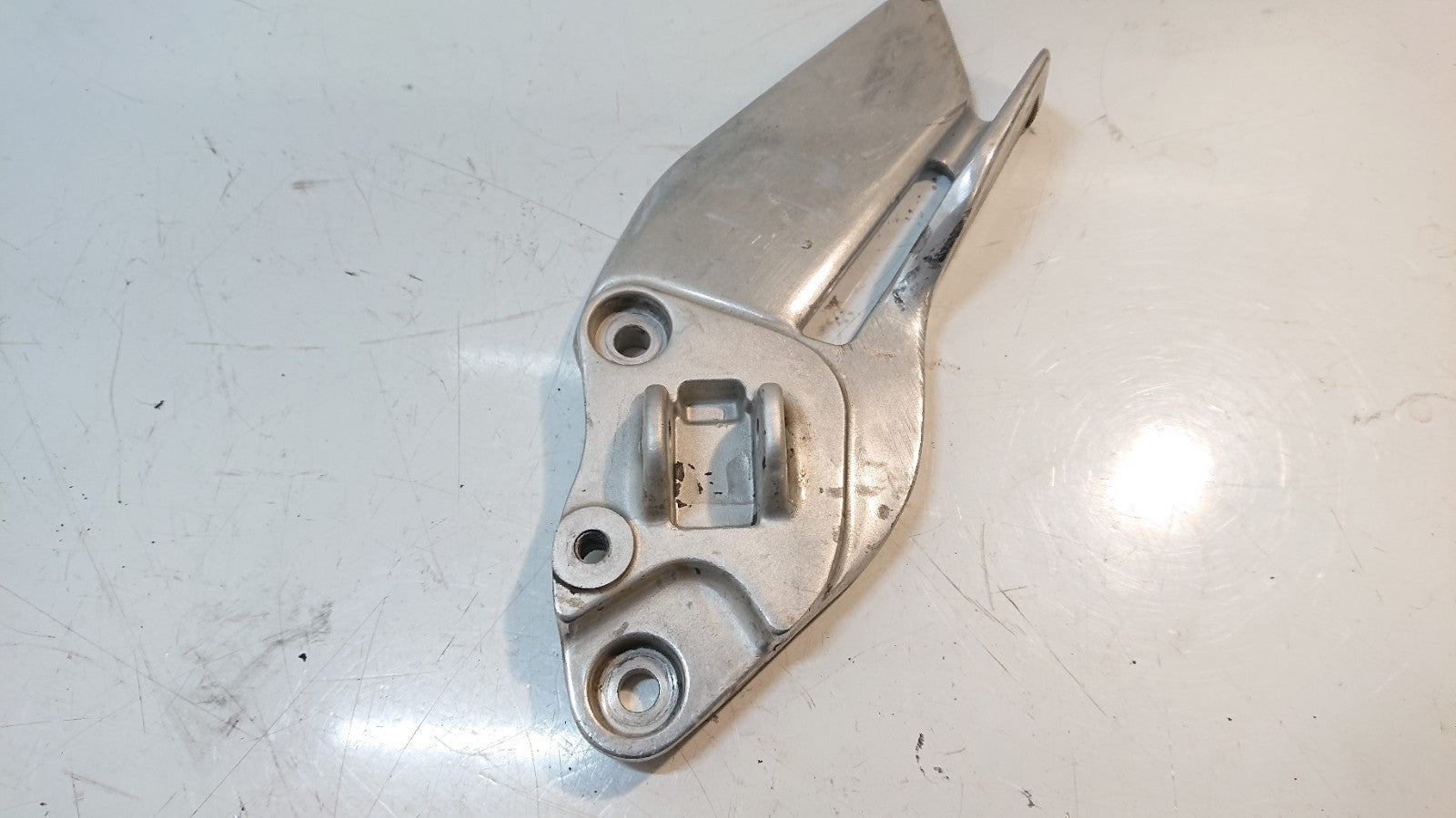 Yamaha XJ 900 Diversion Peg Hanger, Front, Lefthand