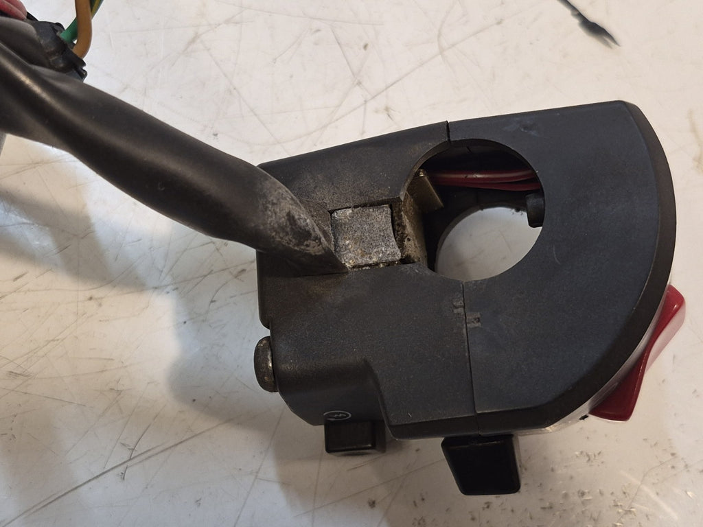 1998-2001 Yamaha FZS600 Fazer Right Hand Switchgear Assy 5DM‑83963‑01‑00 - OEM