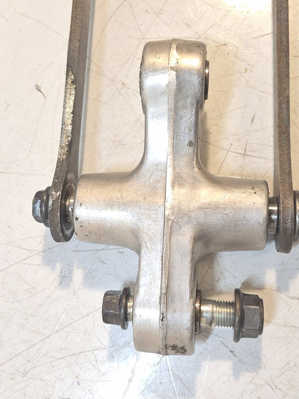 Suzuki GSF 1250 Bandit Mono Shock Mount/Linkage