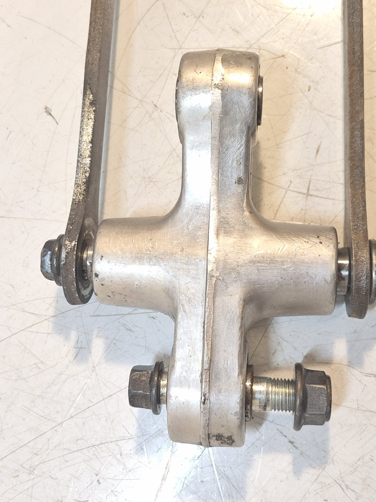 Suzuki GSF 1250 Bandit Mono Shock Mount/Linkage