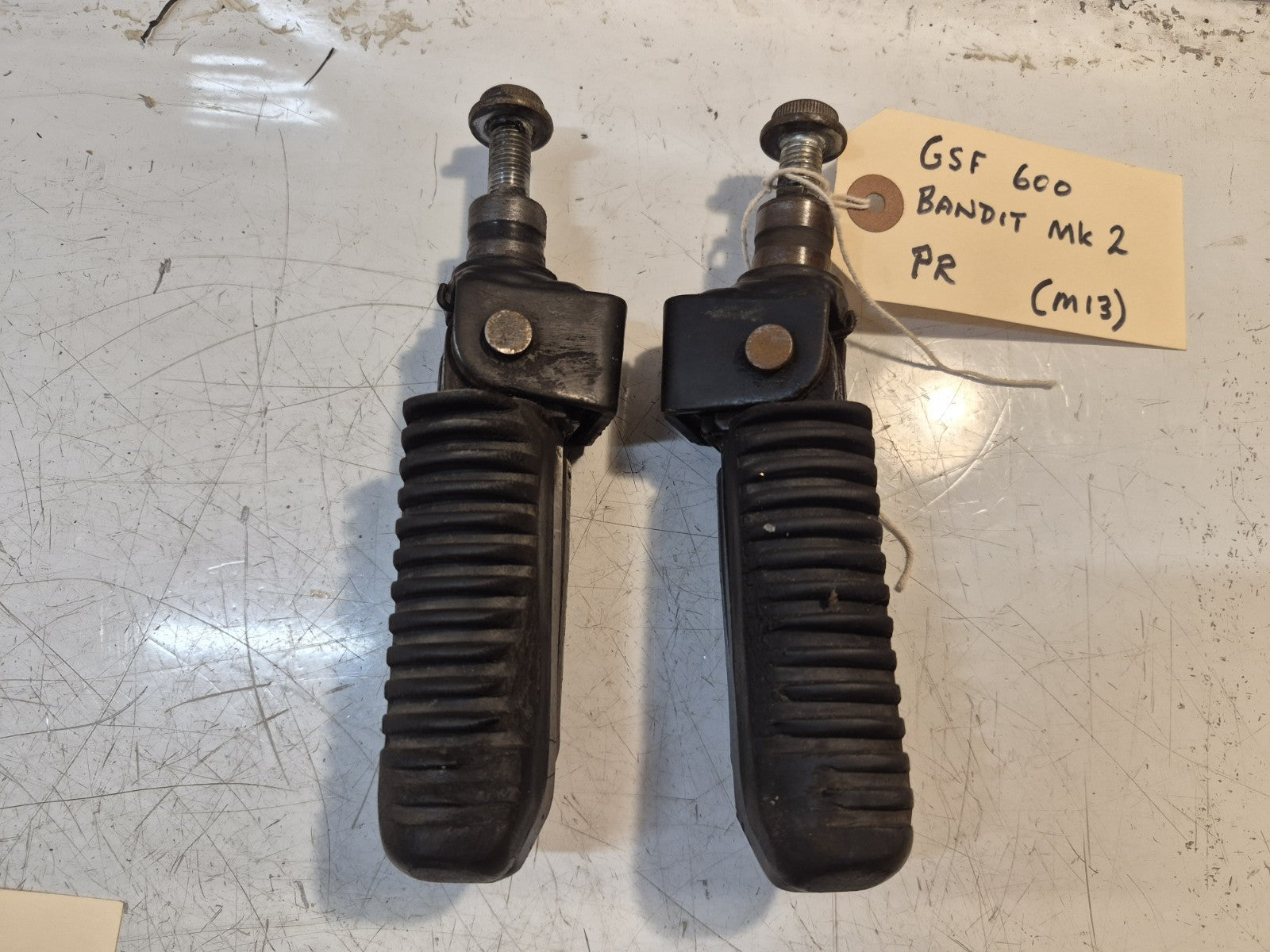 Suzuki GSF 600 Bandit Mk2 Footpegs, Riders, Pair
