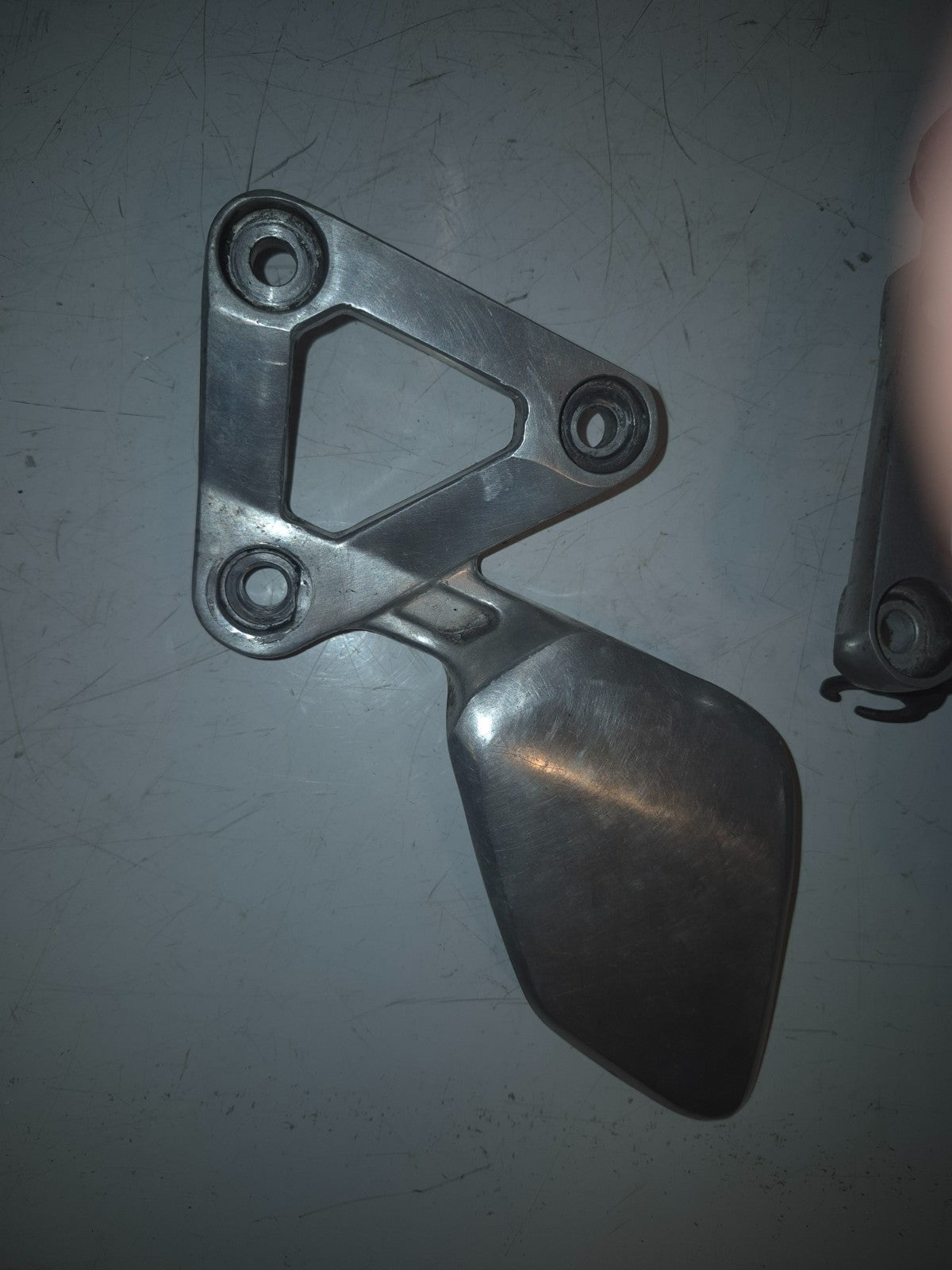 Yamaha FZS 600 FAZER Front Peg Hangers
