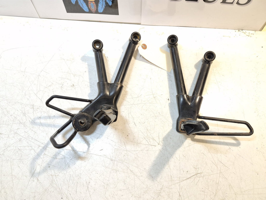 Suzuki GSF 600 Bandit Mk2 Pillion Pegs And Hangers, Pair