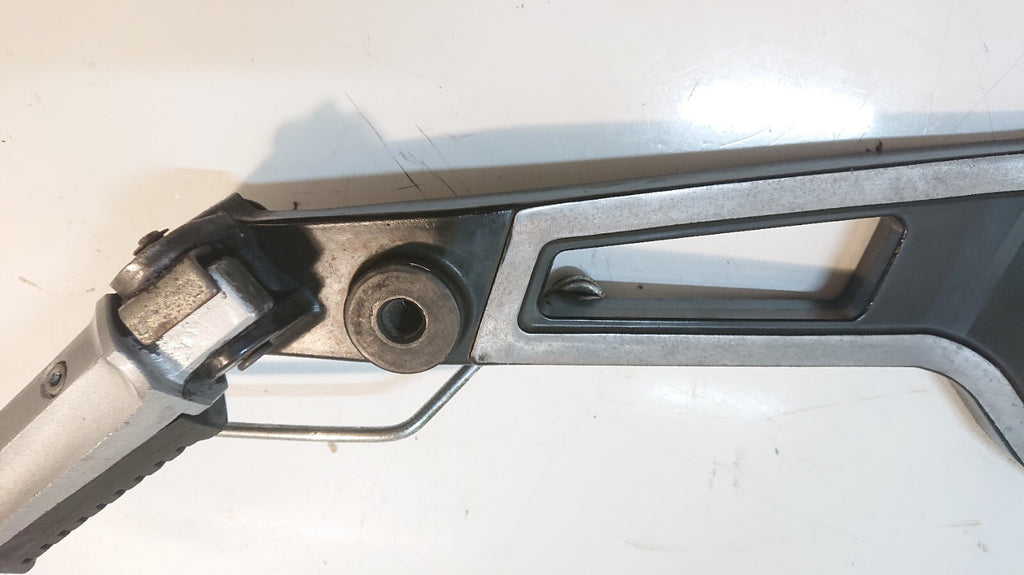 Kawasaki GPZ 1000 RX Footpeg Hanger, Lefthand