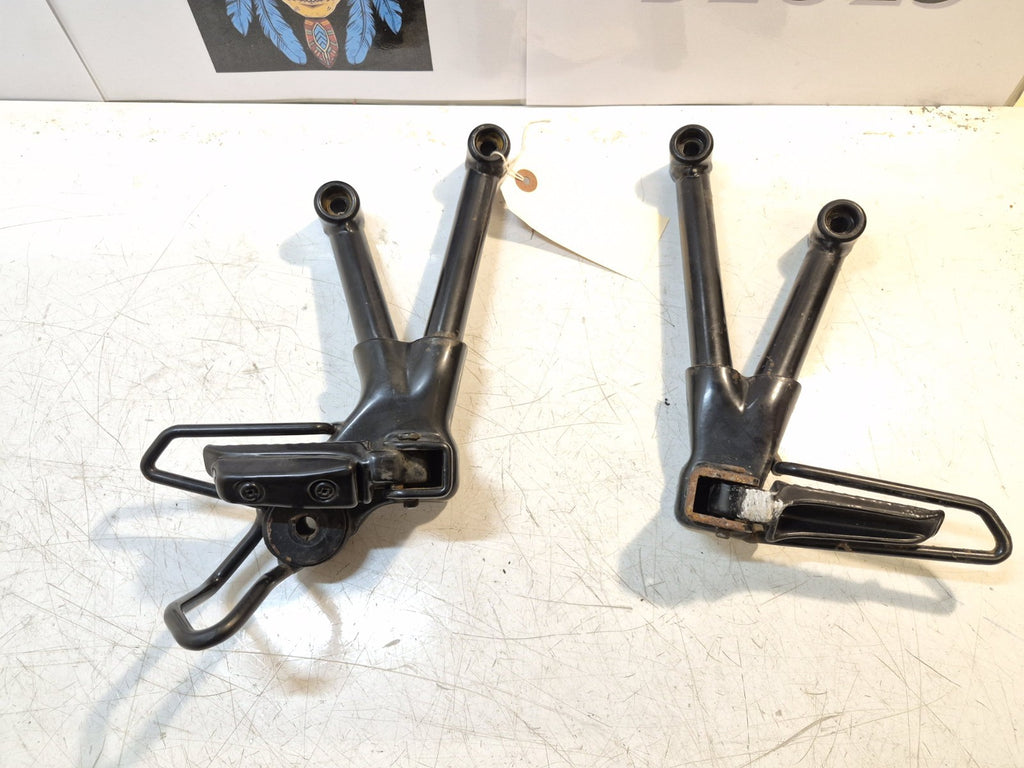 Suzuki GSF 600 Bandit Mk2 Pillion Pegs And Hangers, Pair