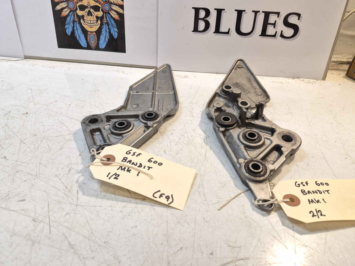 Suzuki GSF 600 Bandit Mk1 Peg Hangers, Front, Pair