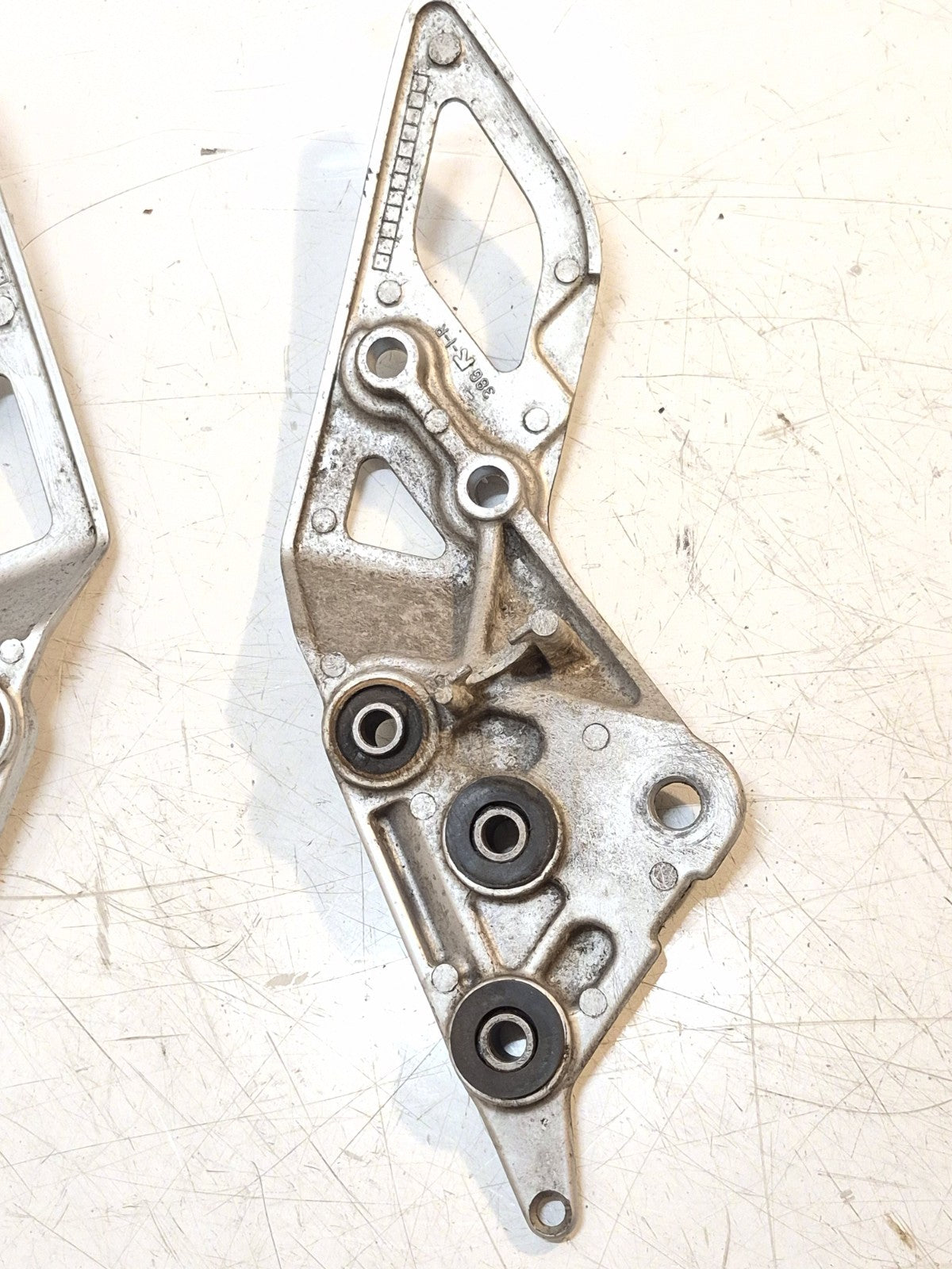 Suzuki GSF 650 Bandit Front Peg Hangers, Pair