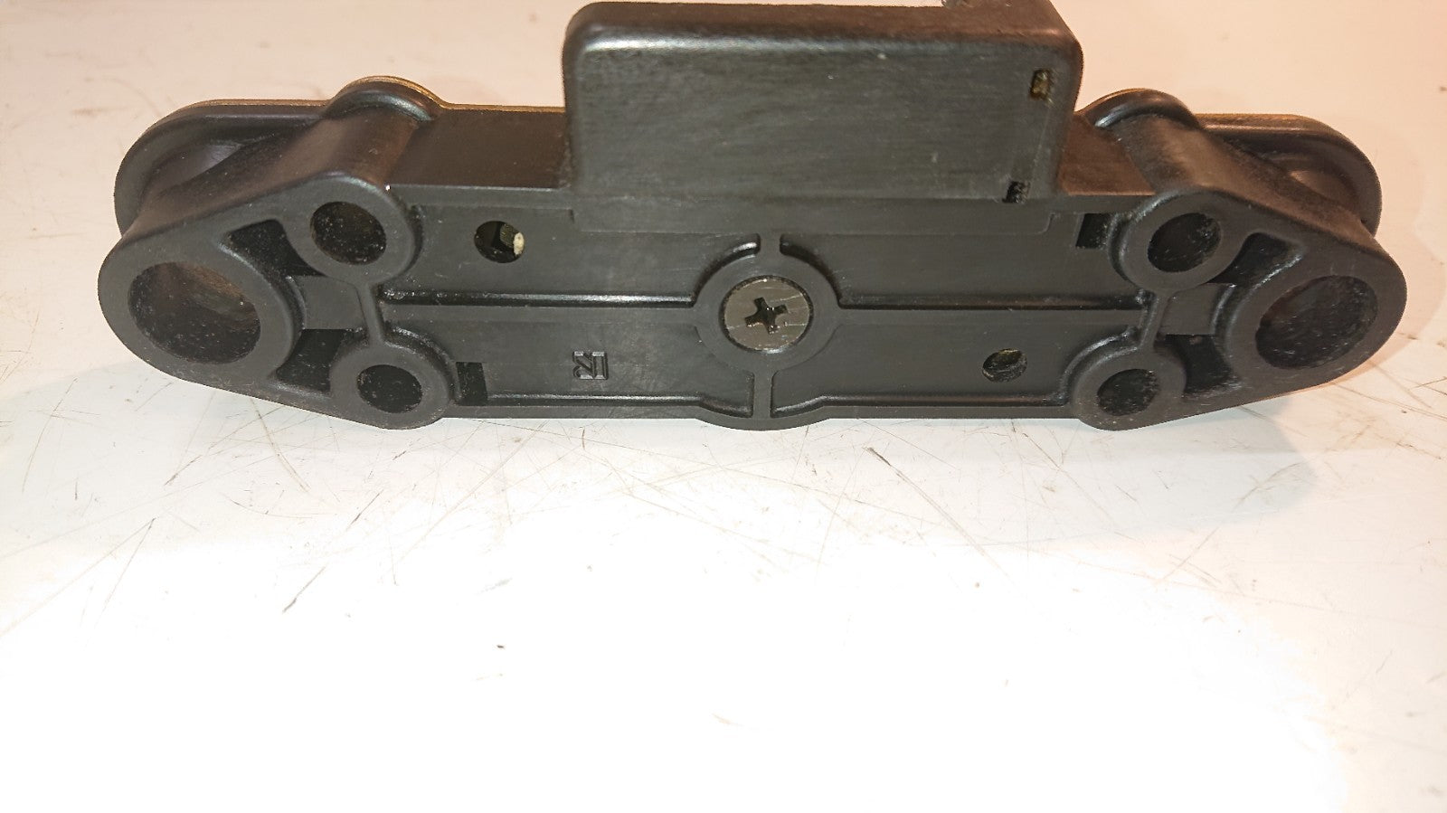 Suzuki  GSF600 BANDIT   SEAT  LATCH   GSF600 MK2