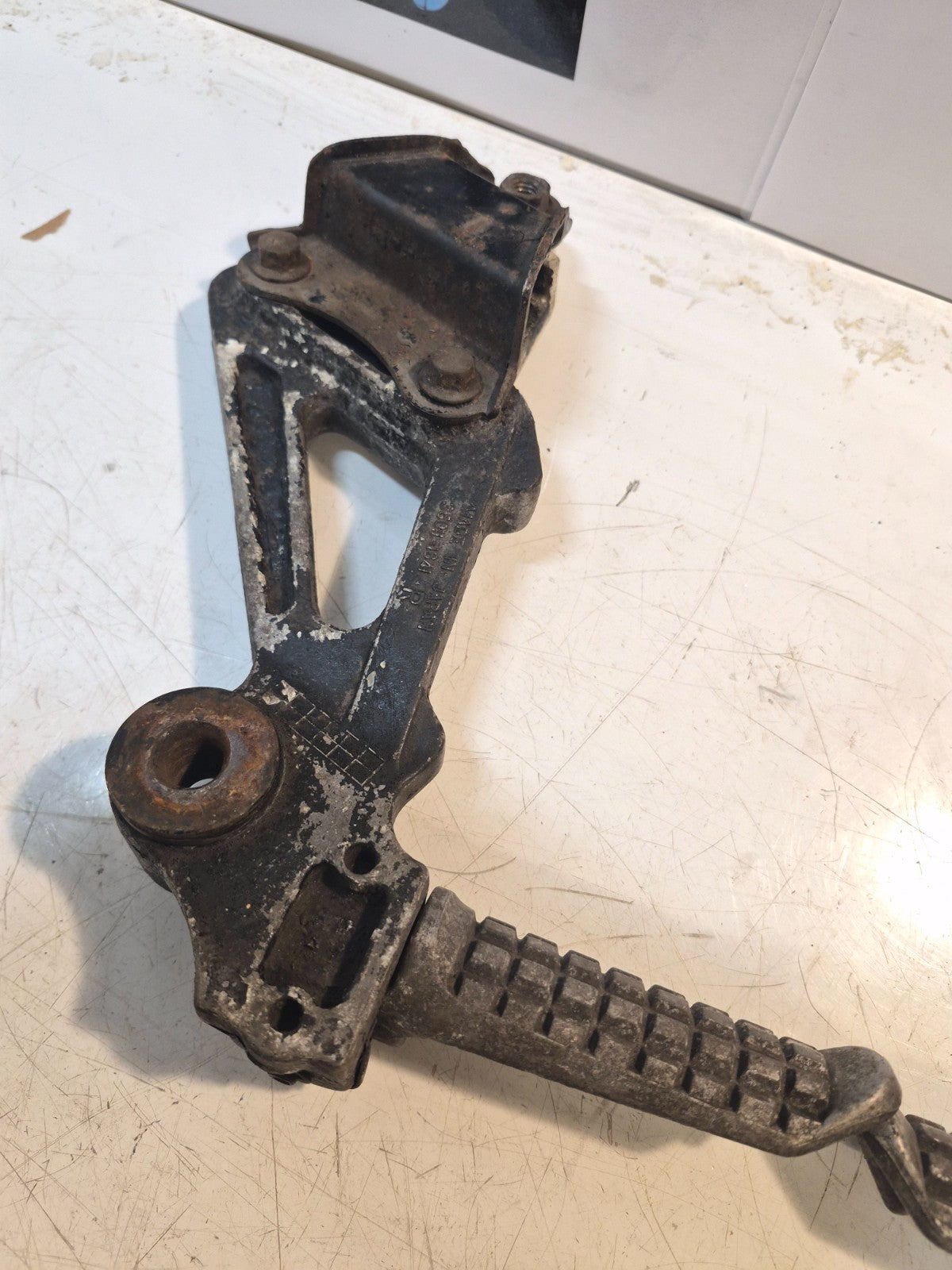 Kawasaki ZZR 1100 Pillion Pegs And Hangers, Pair