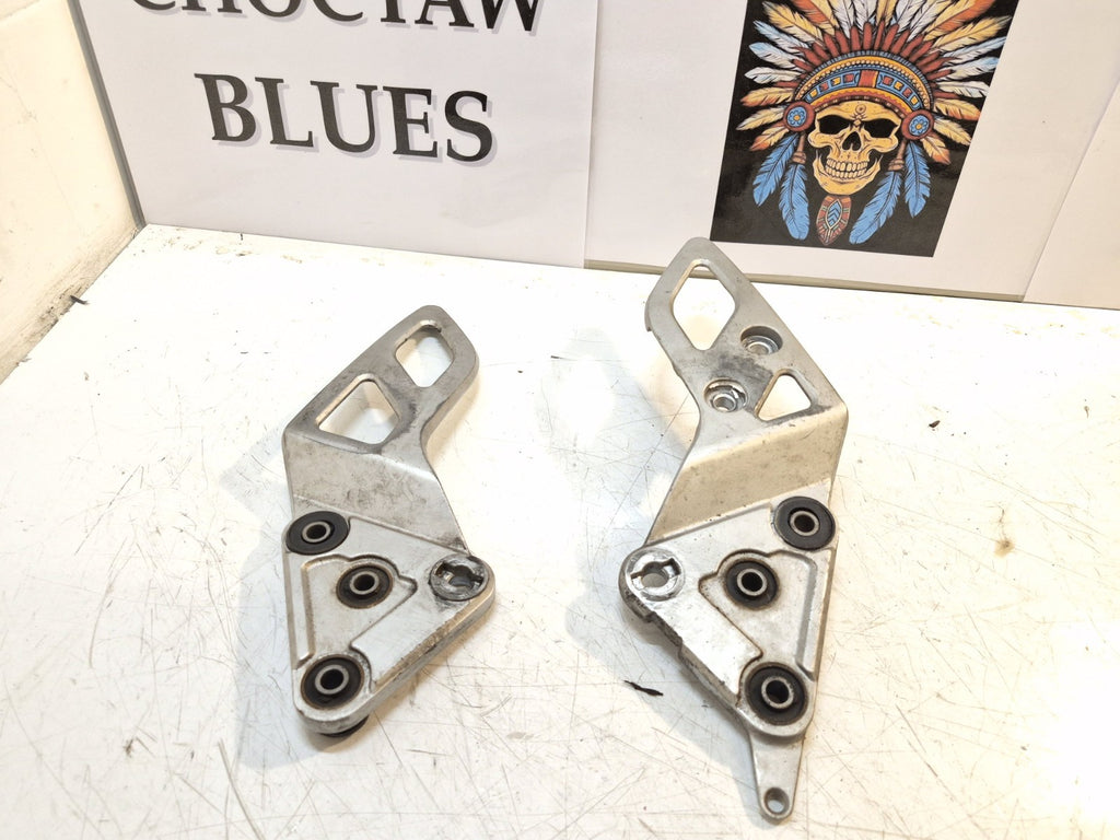 Suzuki GSF 650 Bandit Front Peg Hangers, Pair