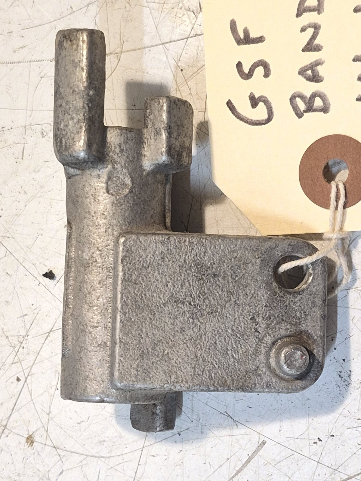 Suzuki GSF600 Bandit Mk1 Front Brake Splitter