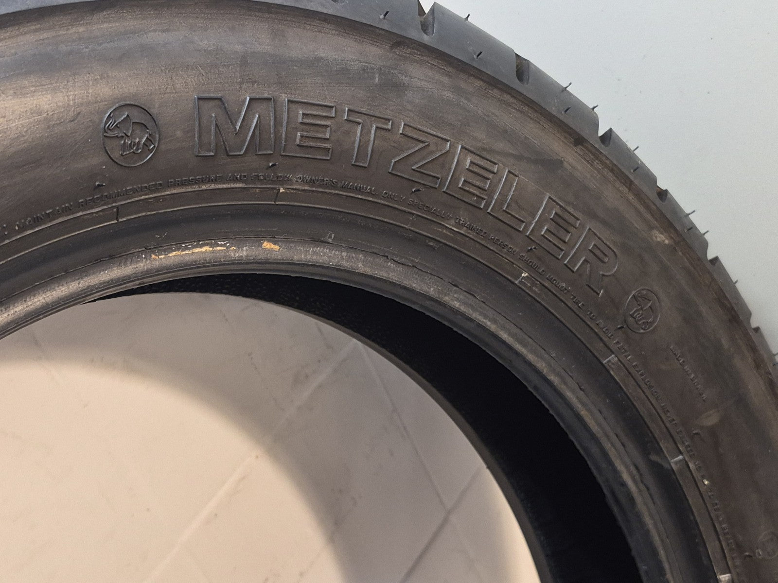 Metzler ME 880 Marathon 140/90 B15 Part Worn Tyre