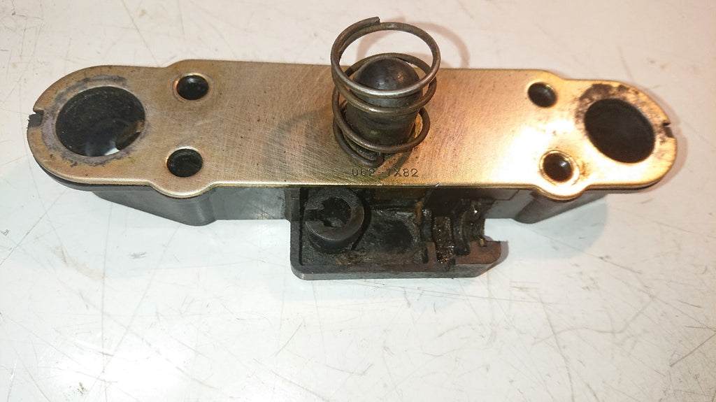 Suzuki  GSF600 BANDIT   SEAT  LATCH   GSF600 MK2