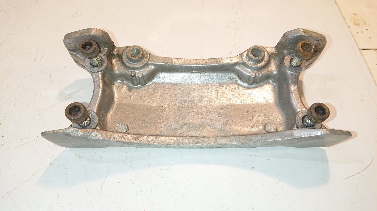 Yamaha XJ 900 - Front Mudguard Mount Bracket Fork Brace Plate